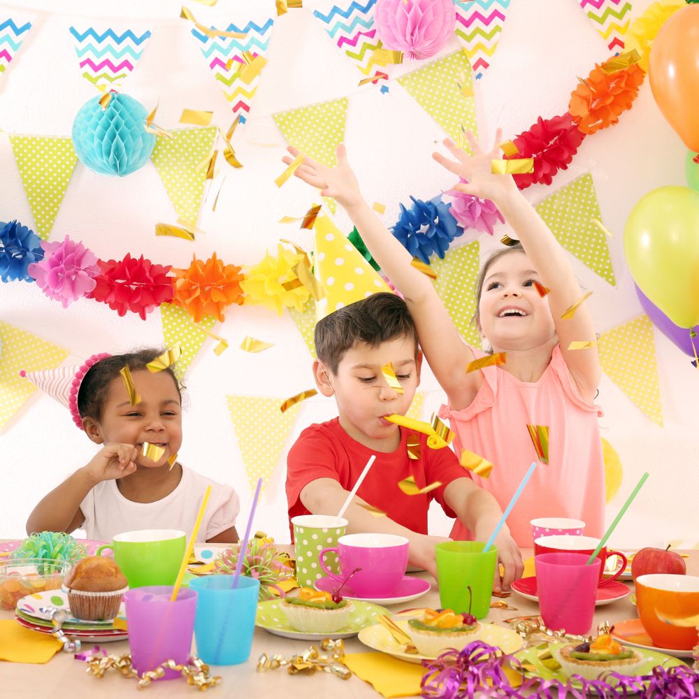 Οικονομικοί χώροι για παιδικά πάρτυ-aithousaeliza.com